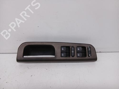 Venstre fortil elrude kontakt VW PASSAT B5.5 (3B3) [2000-2005]  33037412