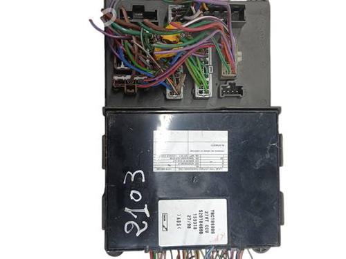Used Fuse box Fuse box 39514246 39514246