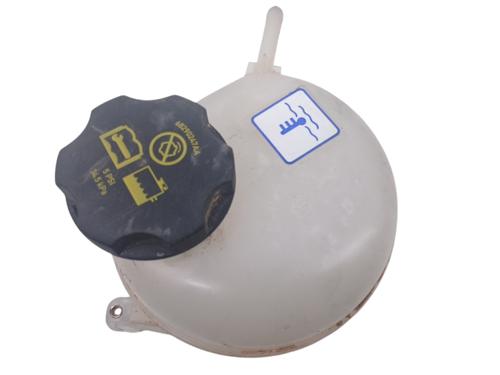 expansion-tank-jeep-renegade-suv-bu-b1-bv-2014-32475879 main image