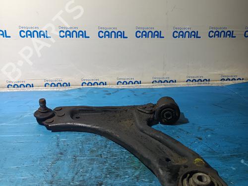 Used Left front suspension arm OPEL CORSA C (X01) 1.3 CDTI (F08, F68) (70 hp) 29822783