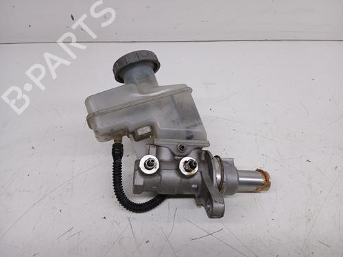 Used Brake master cylinder SUZUKI GRAND VITARA II (JT, TE, TD) 1.9 DDiS All-wheel Drive (JT419, TD44, JB419WD, JB419XD,... (129 hp) 26033648