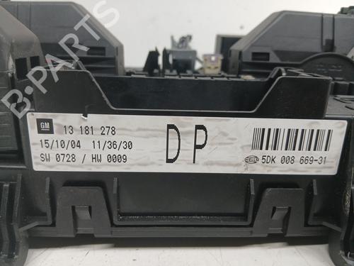 Fuse box OPEL ASTRA H (A04)  | BP27985525E1 