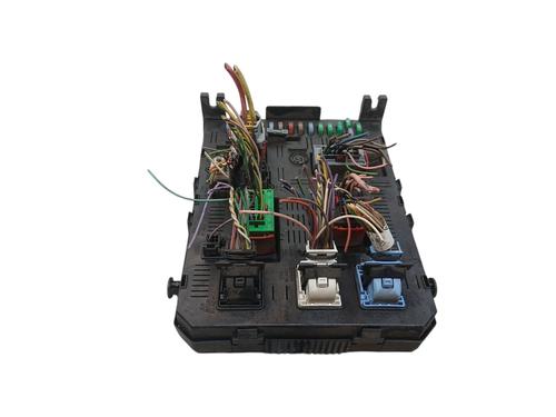 Used Fuse box Fuse box 38541738 38541738