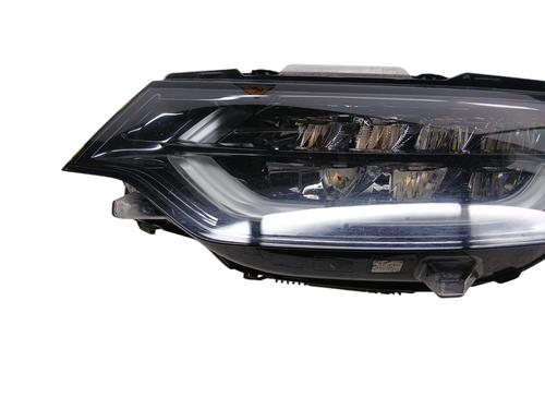 Left headlight LAND ROVER DISCOVERY V (L462) 2.0 Sd4 4x4 | BP31873792C28 
