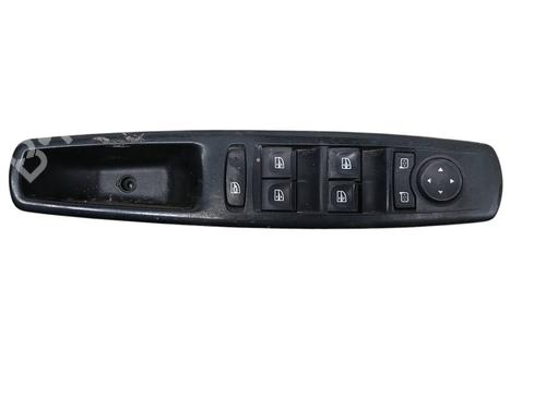 Used Left front window switch Left front window switch RENAULT MEGANE III Hatchback (BZ0/1_, B3_) 1.5 dCi (86 hp) 40452384 40452384