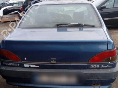 Brugte PEUGEOT 306 Hatchback (7A, 7C, N3, N5) 1.8 16V (112 hp) 4359553