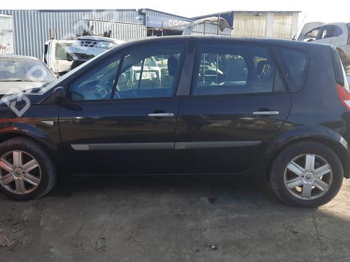 Fuse box RENAULT SCÉNIC II (JM0/1_) | BP30551661E1