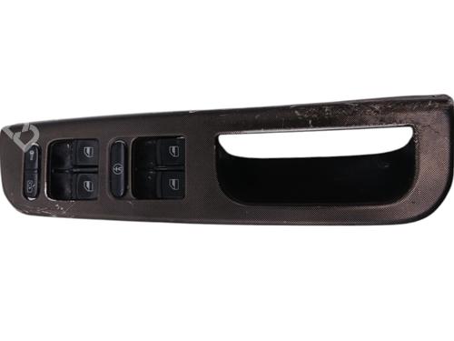 Used Left front window switch Left front window switch VW BORA I (1J2) 1.9 TDI (101 hp) 33852850 33852850