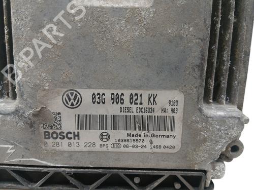 Engine control unit (ECU) VW GOLF V (1K1) | BP38172321M57 - Image 3