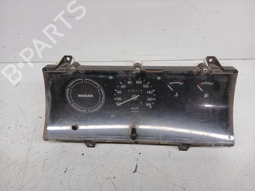 Used Instrument cluster NISSAN PATROL III/2 Station Wagon (W260) [1988-1998]  31631185