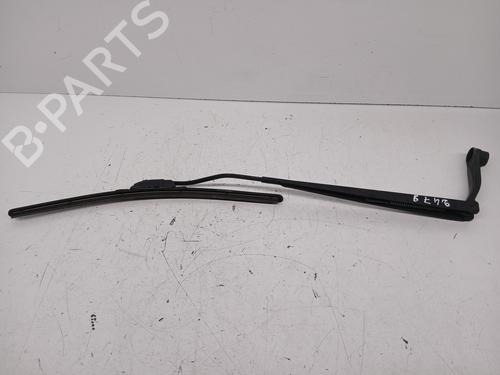 Used Front windshield wiper arm KIA SORENTO I (JC) 2.5 CRDi 4WD (140 hp) 33113668