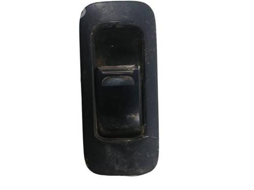 Used Right rear window switch Right rear window switch SUZUKI GRAND VITARA I (FT, HT) 2.0 HDI 110 16V 4x4 (SQ420D, TD83V, JA420WD) (109 hp) 39960838 39960838