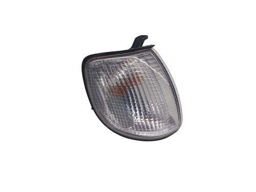 Used Right front indicator MITSUBISHI GALLOPER (JK-01) 2.5 TD intercooler (99 hp) 31988301