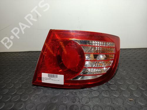 Used Right taillight HYUNDAI ELANTRA III Saloon (XD) 2.0 CRDi (113 hp) 20828029