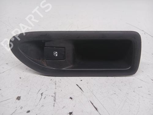 Used Right front window switch RENAULT LAGUNA II Grandtour (KG0/1_) [2001-2007]  26293293