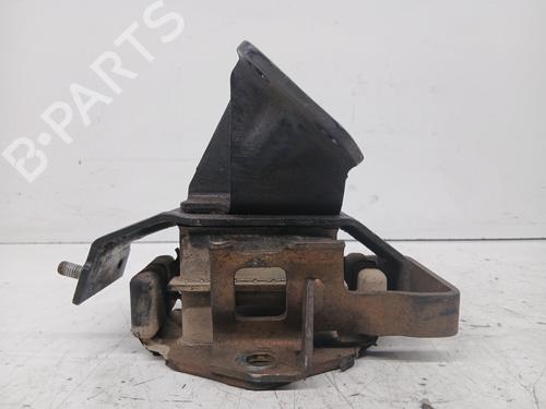Used Engine mount MITSUBISHI PAJERO II (V3_W, V2_W, V4_W, V5_W) 2.8 TD (V46W, V26W) (125 hp) 28520667