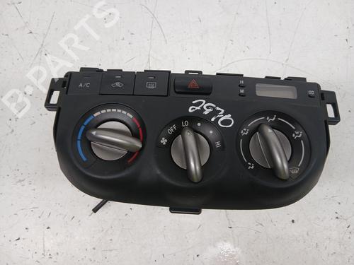 Commande Chauffage TOYOTA RAV 4 II (_A2_) 2.0 4WD (ACA21, ACA20) (150 hp) 31792849