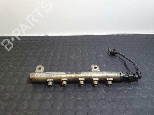 Used Injection rail FIAT GRANDE PUNTO (199_) 1.9 D Multijet (116 hp) 20830591