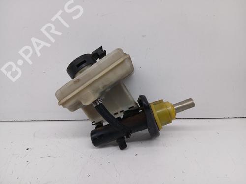 Brake master cylinder LAND ROVER DISCOVERY II (L318) 2.5 Td5 4x4 | BP27407215M77 