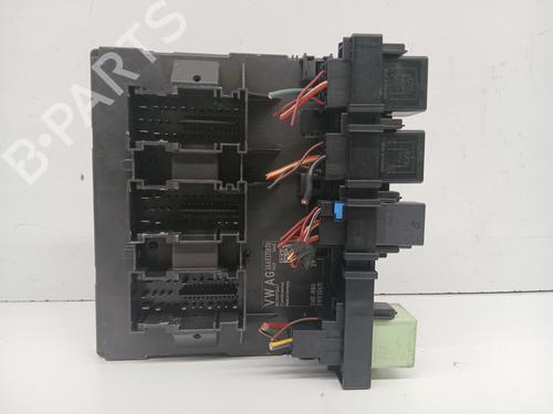 Zekeringkast VW PASSAT B6 Variant (3C5) [2005-2011]  29588448