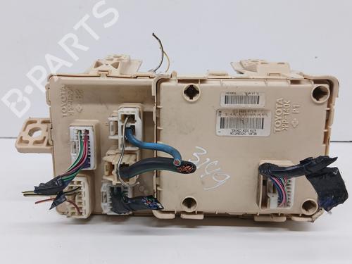 Fuse box TOYOTA AVENSIS (_T25_) 2.0 VVT-i (AZT250_, AZT250R) | BP29409080E1 
