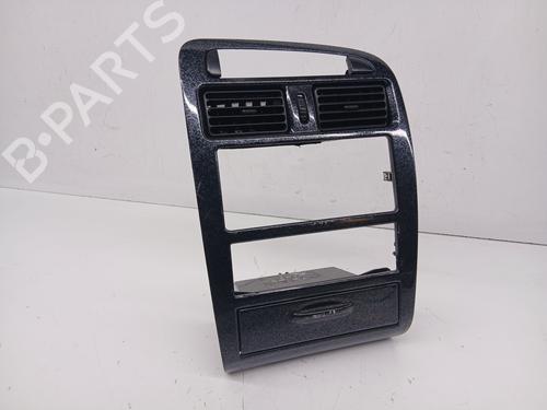 Używane Popielniczka TOYOTA AVENSIS Liftback (_T22_) 2.0 TD (CT220_, CT220R) (90 hp) 30498638