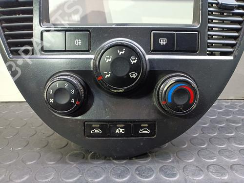 Used Climate control KIA CARENS II MPV (FJ) 2.0 CRDi (113 hp) 20828427
