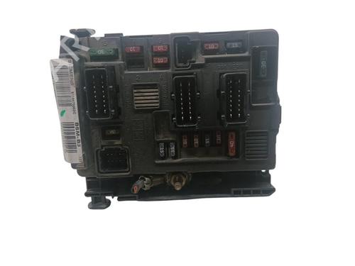 Used Fuse box Fuse box 38734807 38734807