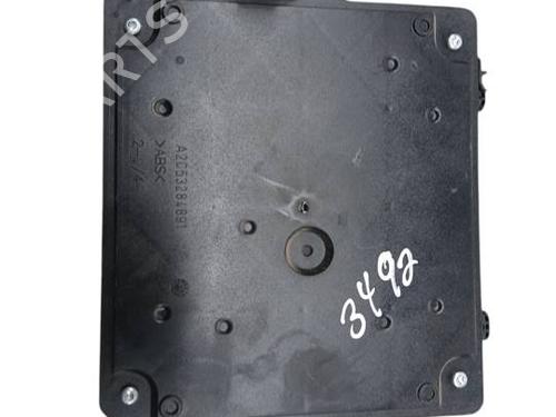 Used Electronic module Electronic module RENAULT MEGANE III Hatchback (BZ0/1_, B3_) 1.5 dCi (86 hp) 40452382 40452382