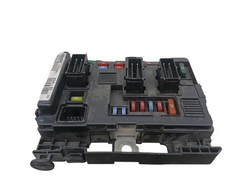 Used Fuse box Fuse box 37183075 37183075