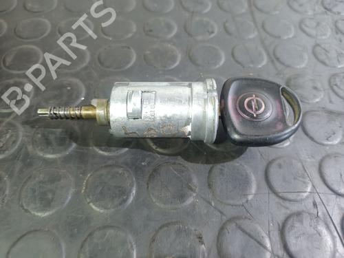 Used Ignition barrel OPEL VECTRA A (J89) 2.0 i (F19, M19) (115 hp) 21785532