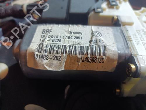 Rudehejsemotor bagstkærm højre SEAT LEON (1M1)  | BP20833144E22 