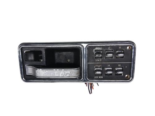 Used Front left exterior door handle JEEP CHEROKEE (XJ) 4.0 i (185 hp) 32709164