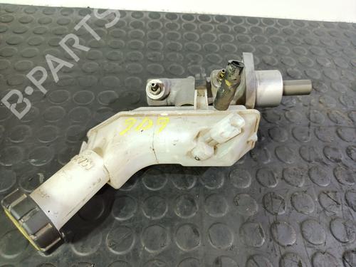 brake-master-cylinder-renault-clio-iii-br01-cr01-2005-2006-2007-2008-2009-2010-2011-2012-2013-2014-32468230 main image