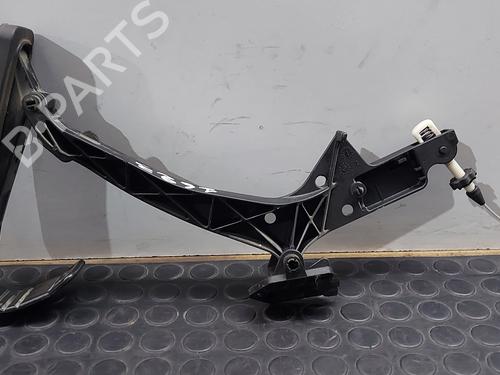 Used Pedal MERCEDES-BENZ E-CLASS (W210) E 300 Turbo-D (210.025) (177 hp) 20825845