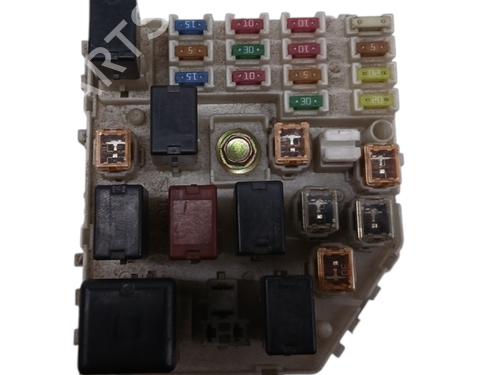 fuse-box-toyota-rav-4-ii-_a2_-2000-2001-2002-2003-2004-2005-34193202 main image