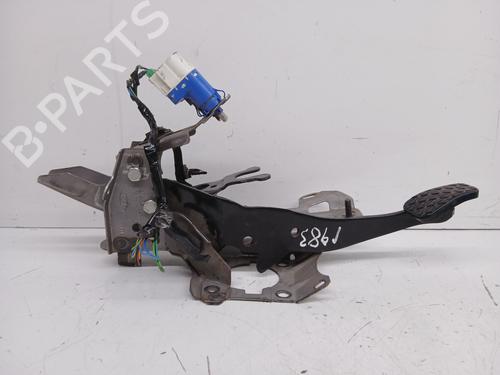 Used Break pedal FORD TOURNEO COURIER B460 MPV 1.5 TDCi (75 hp) 28534775