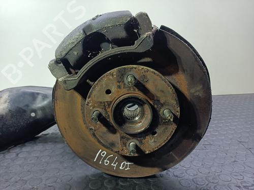 Used Right front steering knuckle NISSAN PRIMERA Hatchback (P11) 2.0 TD (90 hp) 32074254