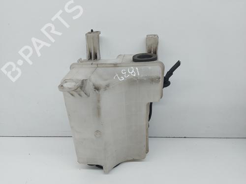 Used Windscreen washer tank KIA SORENTO I (JC) 2.5 CRDi 4WD (140 hp) 21768401