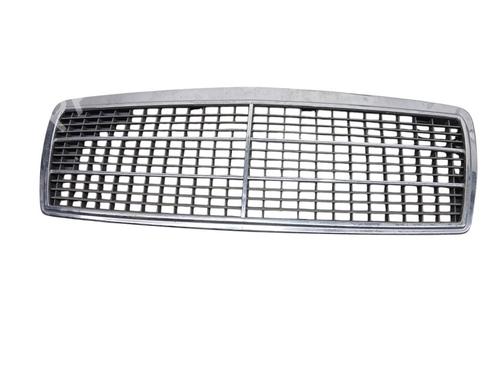 Used Grille Grille MERCEDES-BENZ C-CLASS (W202) C 200 (202.020) (136 hp) 40452413 40452413