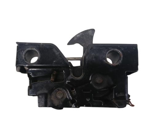 hood-lock-vw-golf-vii-5g1-bq1-be1-be2-2012-2013-2014-2015-2016-2017-2018-2019-2020-2021-32300589 main image