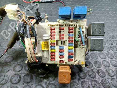 Used Fuse box NISSAN PRIMERA (P12) 2.2 Di (126 hp) 20830829