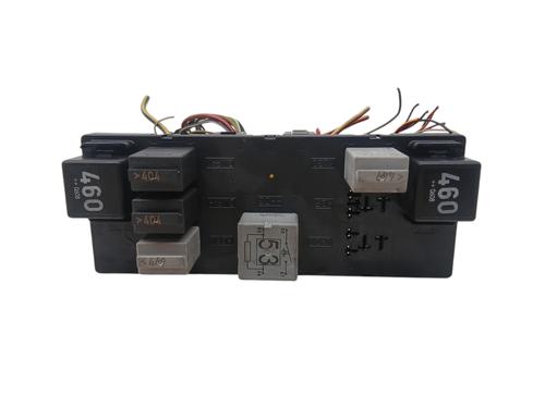 Used Fuse box Fuse box 38224666 38224666