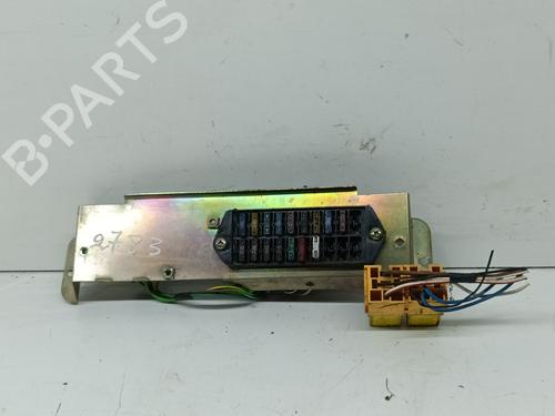 Used Fuse box LAND ROVER DEFENDER Station Wagon (L316) [1990-2016]  28002332