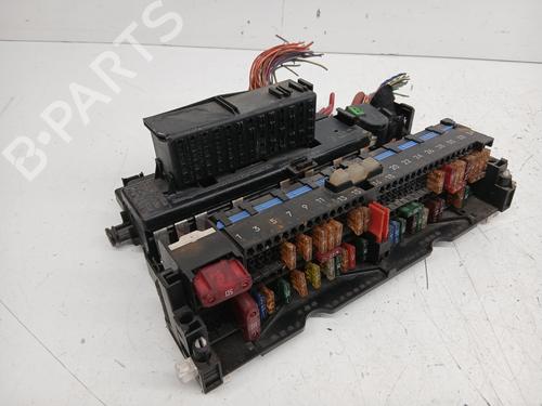 Used Fuse box BMW 3 Touring (E46) 320 d (136 hp) 30551650
