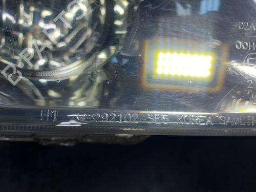 Right headlight KIA SORENTO I (JC) 2.5 CRDi 4WD | BP20837323C29 