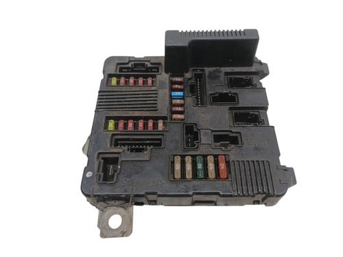 fuse-box-renault-scenic-ii-jm01_-2003-2004-2005-2006-2007-2008-2009-2010-32507785 main image