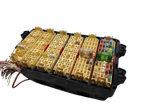 Used Fuse box Fuse box 38240247 38240247