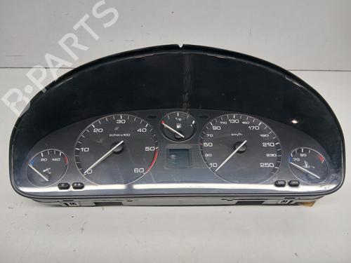Used Instrument cluster PEUGEOT 607 (9D, 9U) 2.2 HDi (133 hp) 31621528