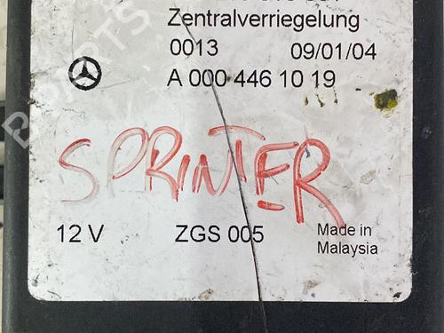Used Comfort control module MERCEDES-BENZ SPRINTER 3-t Bus (B906) [2006-2019]  21017084